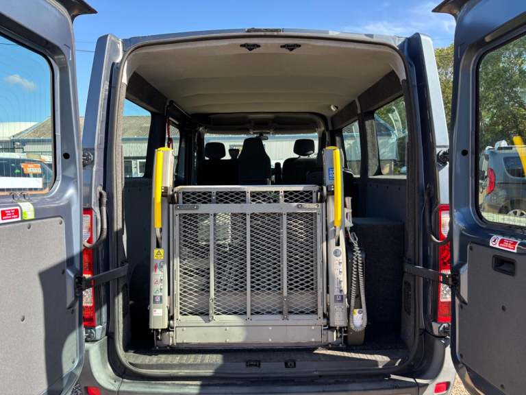 RENAULT MASTER WAV WHEELCHAIR ACCESSIBLE VEHICLE 2.3 FWD SL28 dCi 110 Business