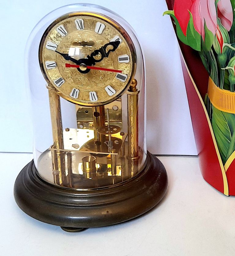 VINTAGE GERMAN CLOCK UPGRADED with a QUARTZ MOTOR - 16 cm tall GLASS DOME - WORKING
