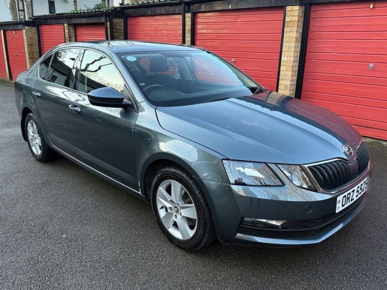Skoda, OCTAVIA, Hatchback, 2018, Semi-Auto, 999 (cc), 5 doors