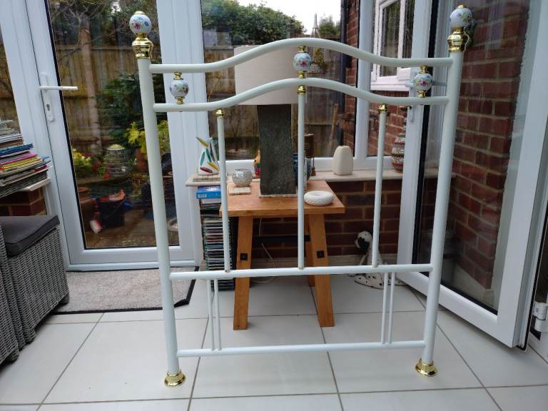 Single white metal headboard/frame