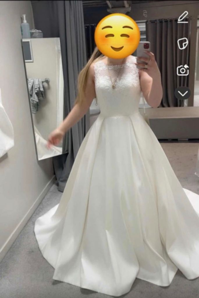 Wedding dress