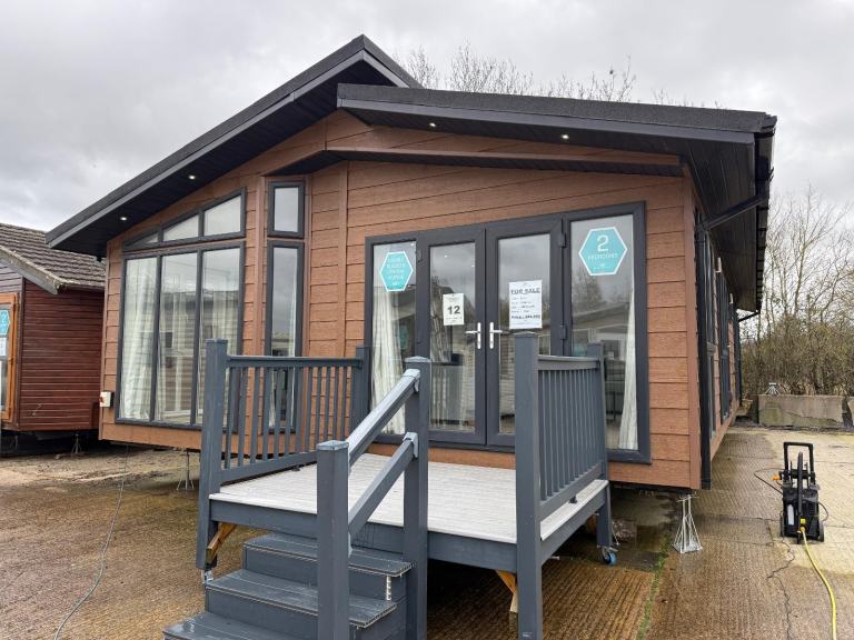 New 2022 Model 40x22 Resi Spec Twin Lodge - Bath, Ensuite - Offsite for Own Land