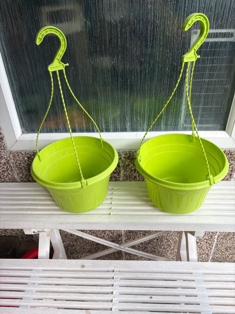 2 Garden Hanging plant Baskets 