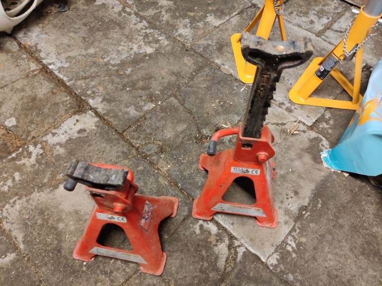 Axle stands 