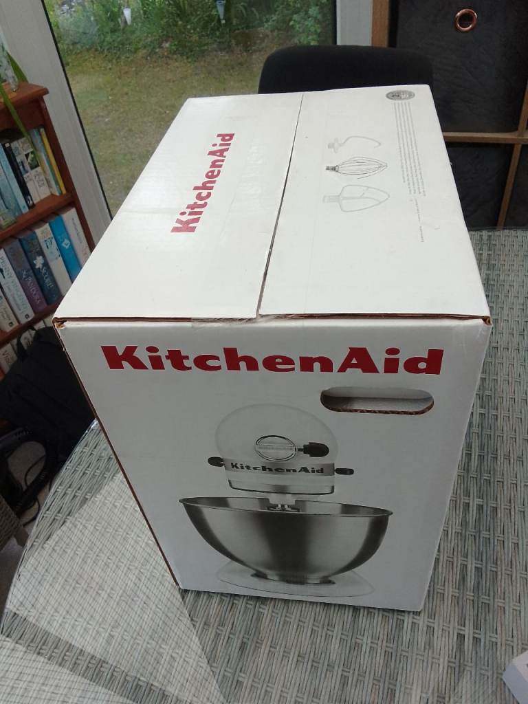 Kitchenaid Classic in white Brand new unopened 