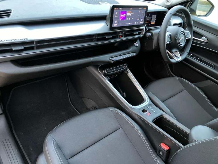 2025 Jeep Avenger 1.2 e-Hybrid Summit 5dr DCT Hatchback PETROL Automatic