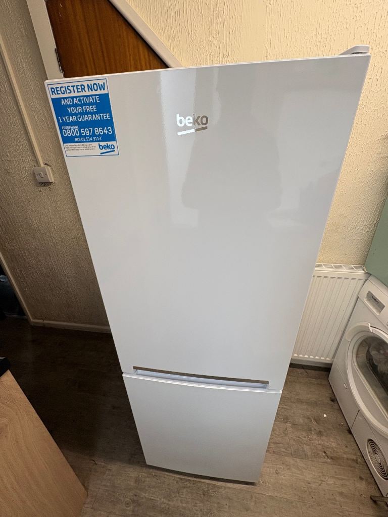 Beko White Fridge Freezer - 5ft, Good Condition