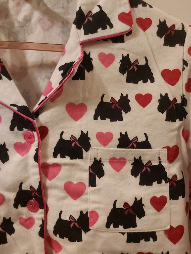 Scottie Dogs & Hearts Cotton Long Sleeved Pajamas / PJs (8/10)