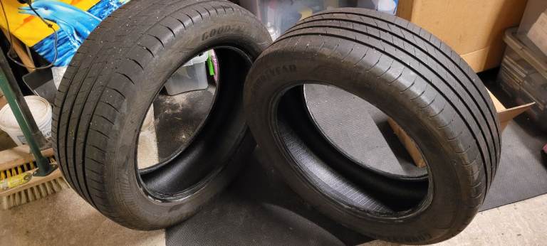 Part-used Goodyear EfficientGrip Performance 2 tyes x 4 (215/55 R18 99V)