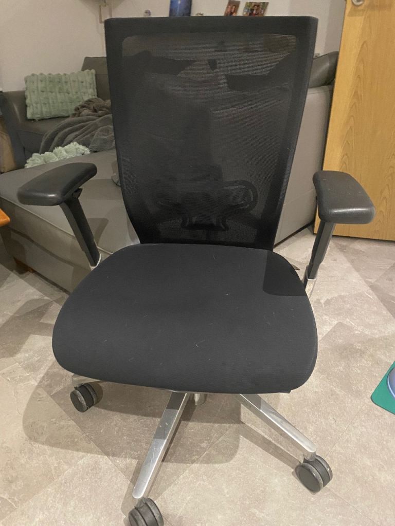Sidiz Office chair with adjustable lumbar support high quality