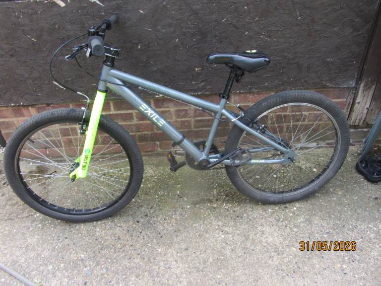 boys or girls x-rated exile bmx 24inch wheels 12inch frame suit age 8to11yrs old £45