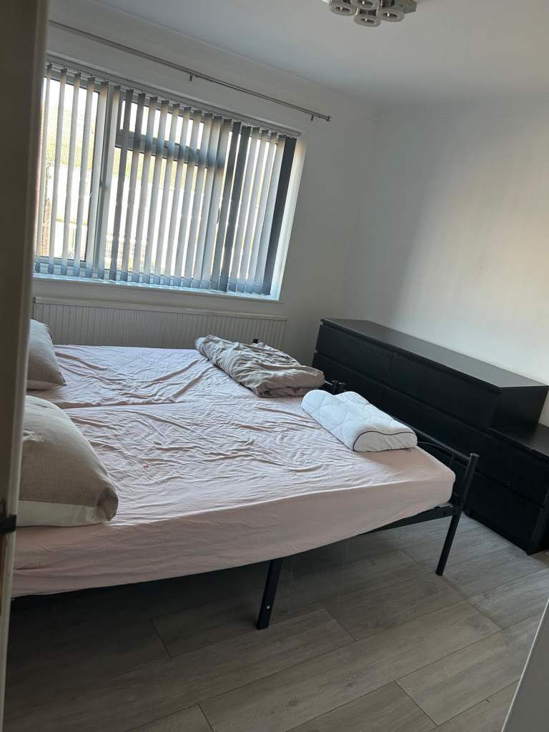 Double Room Available near Heathrow Airport 