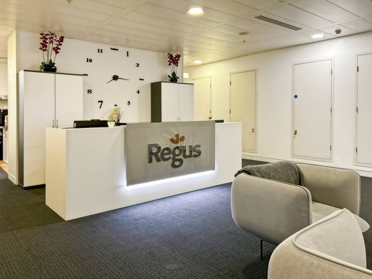 Manchester - M3 3HF \ Business Address Solutions for Your Company