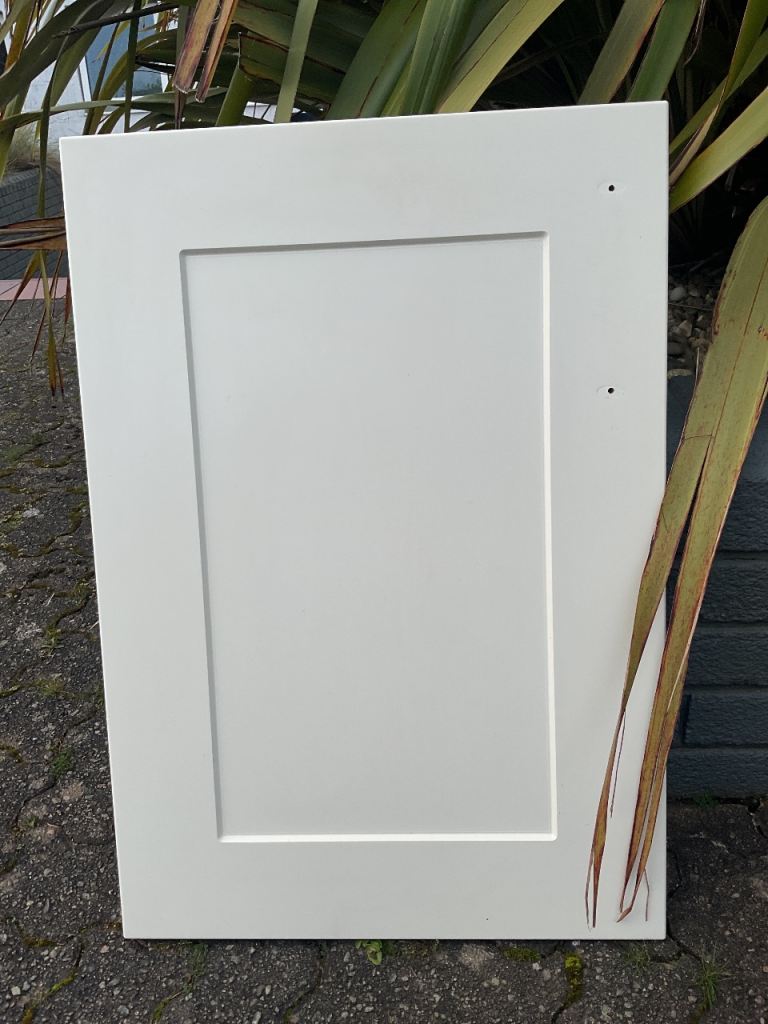 B&Q IT Shaker Kitchen Door 2 50cm x 71cm vgc