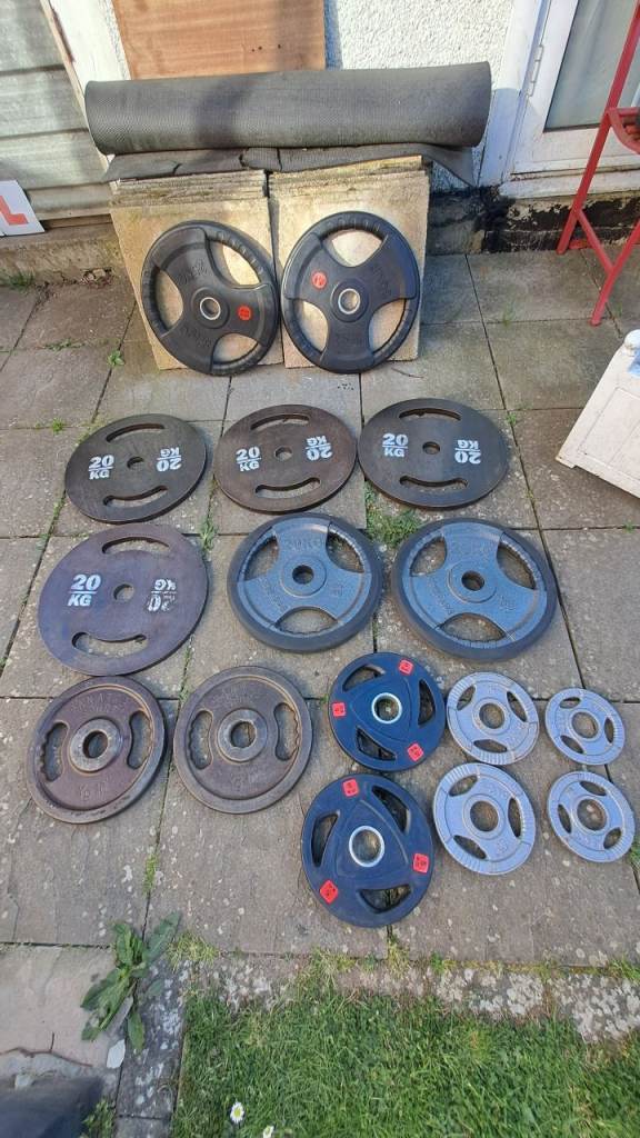 Olympic Weight Plates Set: 2x25KG, 6x20KG, 2x10KG, 2x5KG, 2x2.5KG, 2x1.25KG