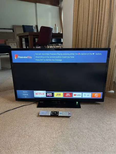 Toshiba HD smart tv 32 inches 