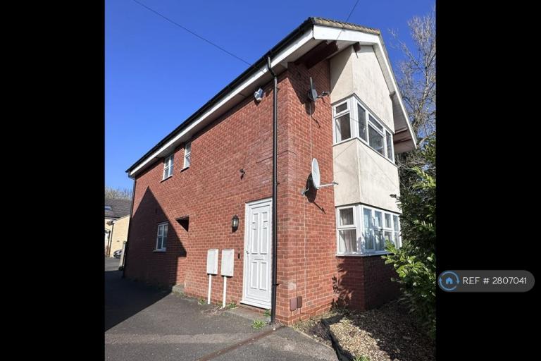 2 bedroom flat in Bletchley, Milton Keynes, MK3 (2 bed) (#2807041)