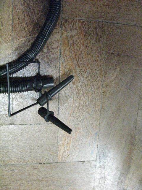 Single mattress Highlander Airbed with foot pump