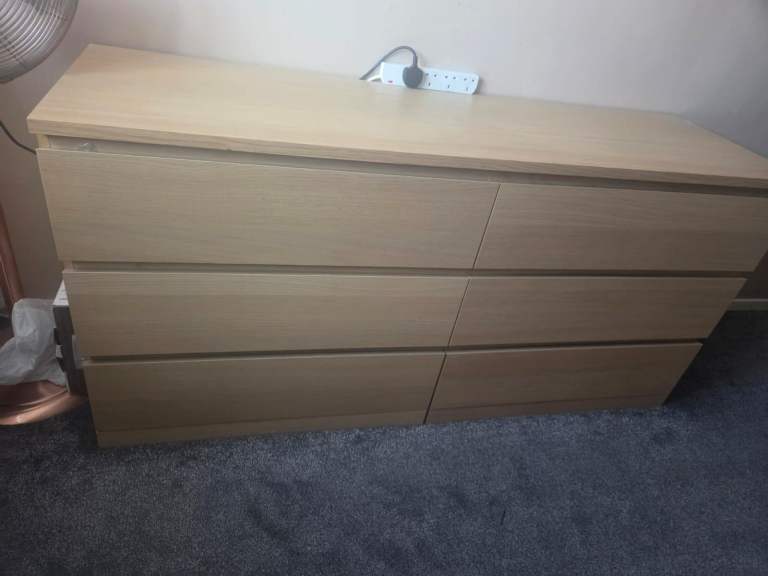 Light Wood Chest of 6 Drawers – Wonderful Condition