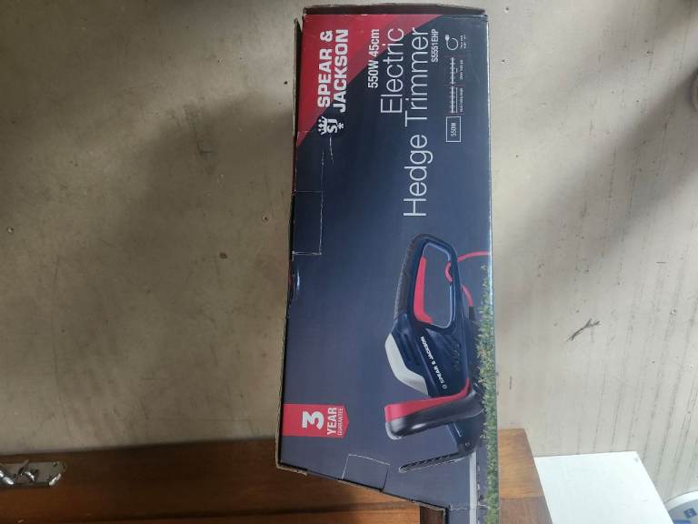 New Spear & Jackson 550W 45cm Electric Hedge Trimmer