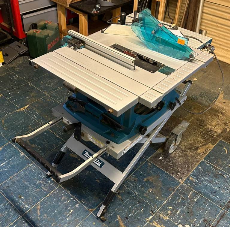 MAKITA MLT100N 240v Table Saw 260mm blade - Very good condition