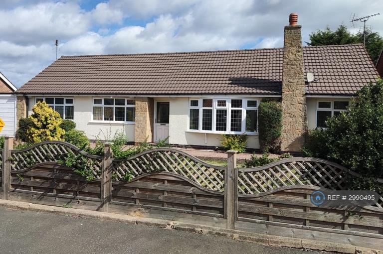 5 bedroom house in Manor Close, Nottingham, NG14 (5 bed) (#2990495)