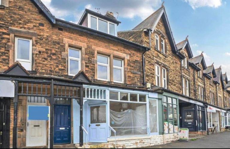 Commercial Retail / Salon premises to rent in HG15JG
