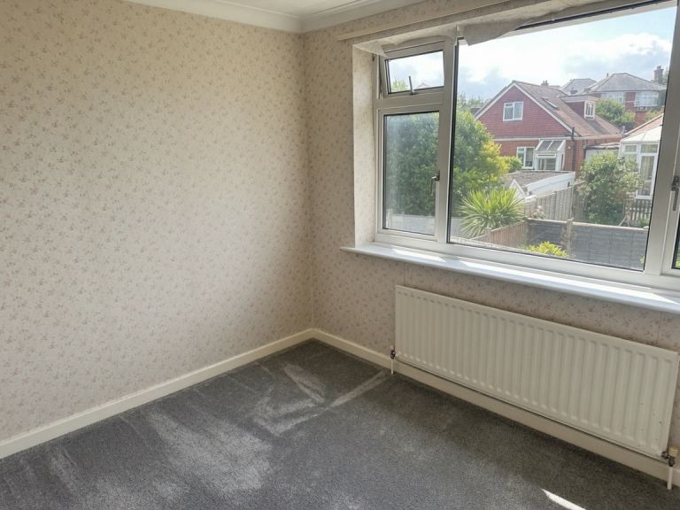 Spacious Double Room £600pcm All Bills Included – Newly Decorated Family Home Moordown Bournemouth 