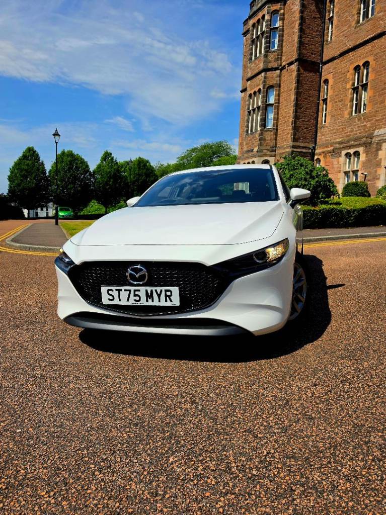 75 Mazda 3 skyActiv 5dr only 4800 miles! Stunning condition! 