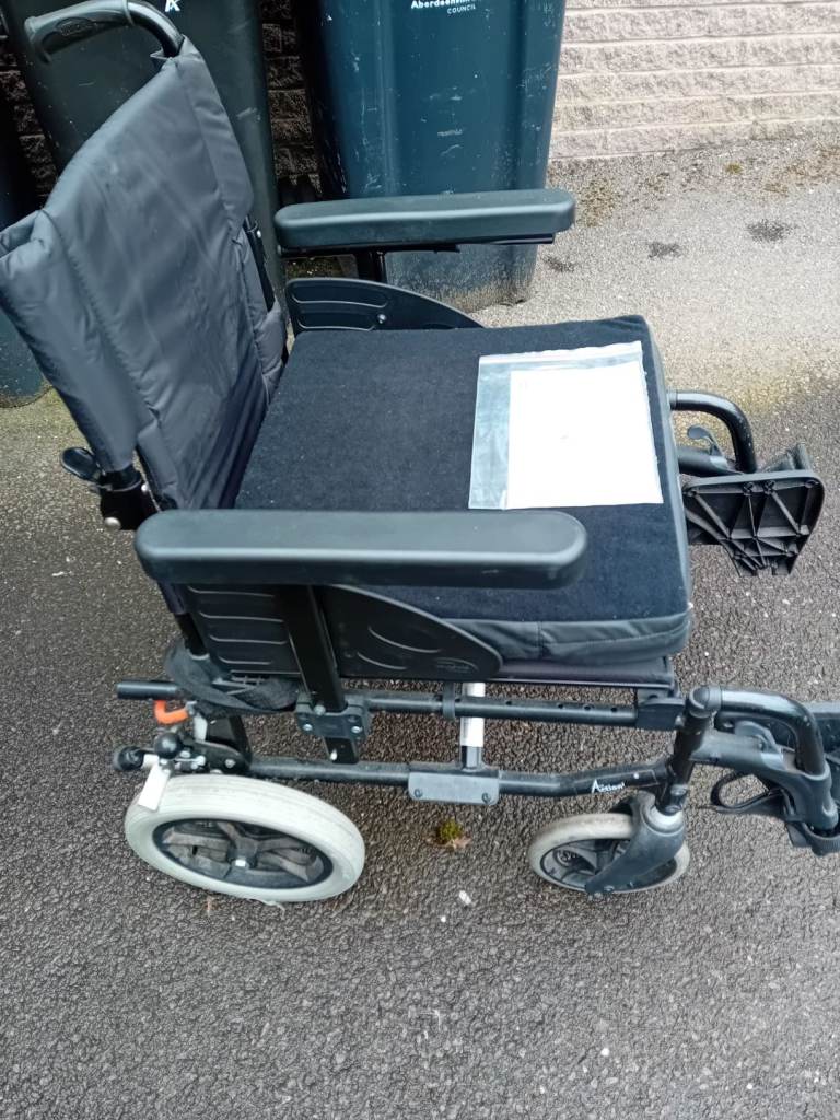Black Folding Wheelchair – Good Condition