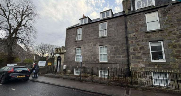 Office/Studio/Beauty Rooms to rent Aberdeen! Various sizes/rent, bills included!