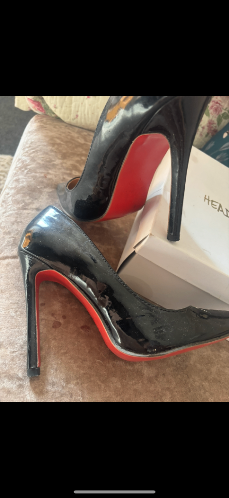 Christian Louboutin  Black Patent High Heels with Red Sole – Size 5