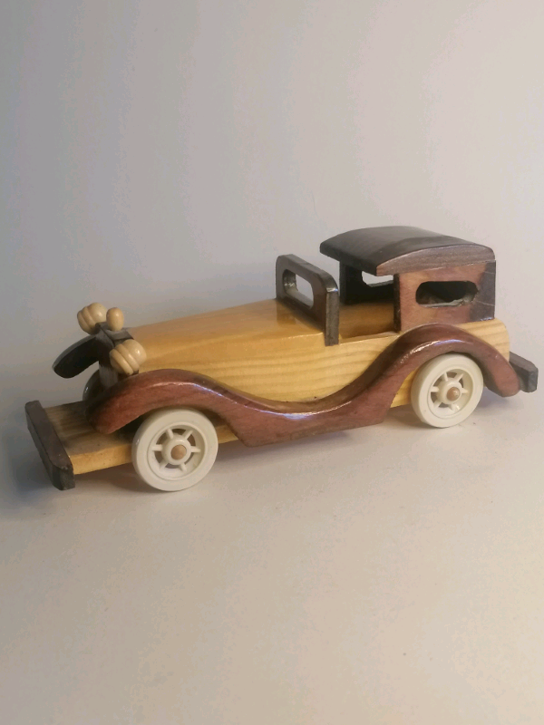 8-inch. Handmade Wooden Classic Model Car (Closed roof)
