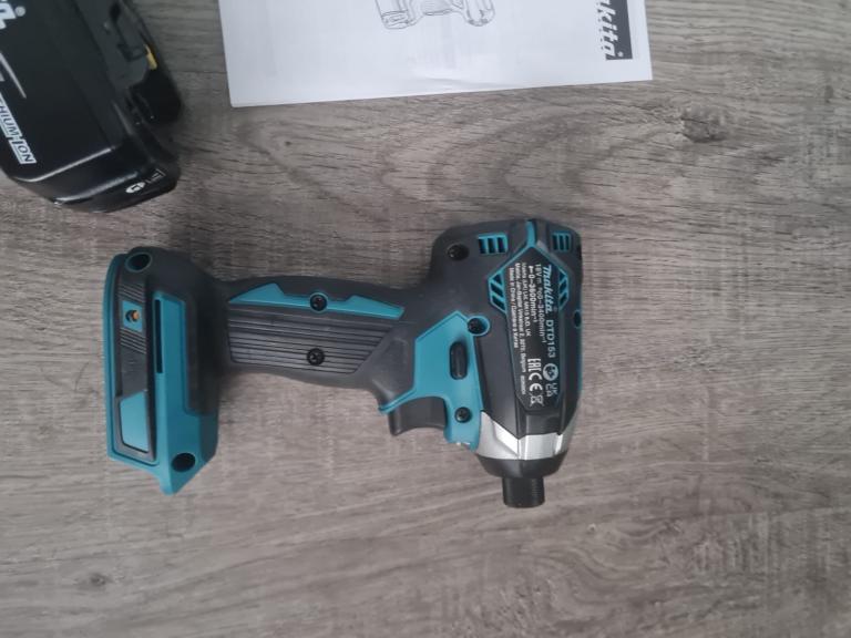 New 18v maktia brushless Inpact and new 5amp battery  