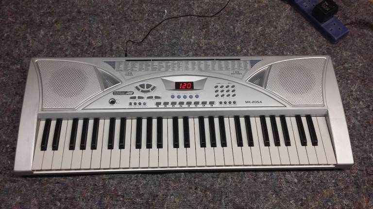ELECTRIC KEYBOARD