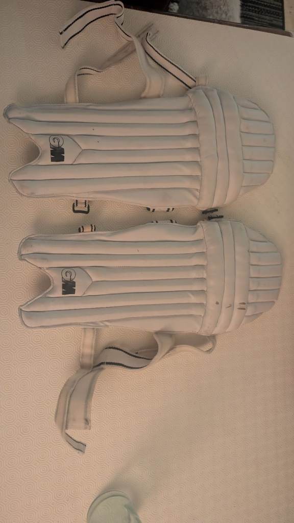 GM Cricket Batting Pads - Youths, Good Condition