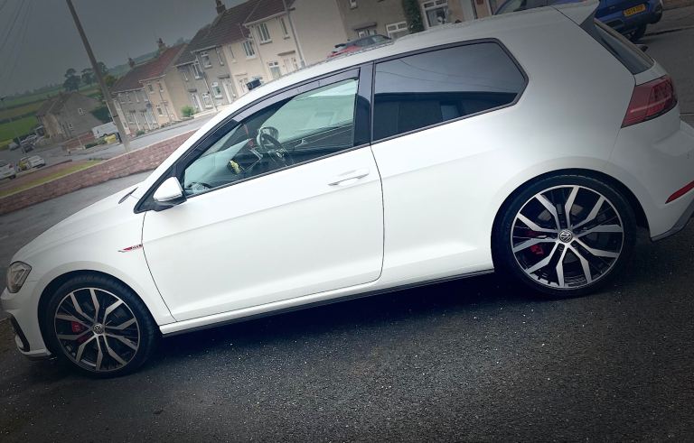 Volkswagen, GOLF, Hatchback, 2018, Semi-Auto, 1984 (cc), 3 doors