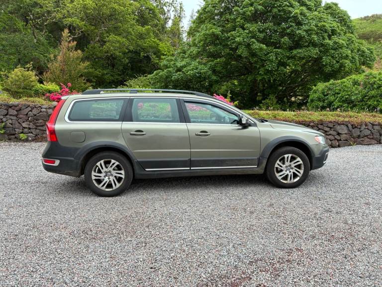 VOLVO XC70 SE LUX D5 AWD 2400CC Diesel Estate Car 158KW (212 Bhp)