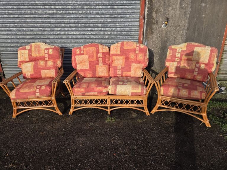 Wicker set for conservatory/caravan awning furniture 