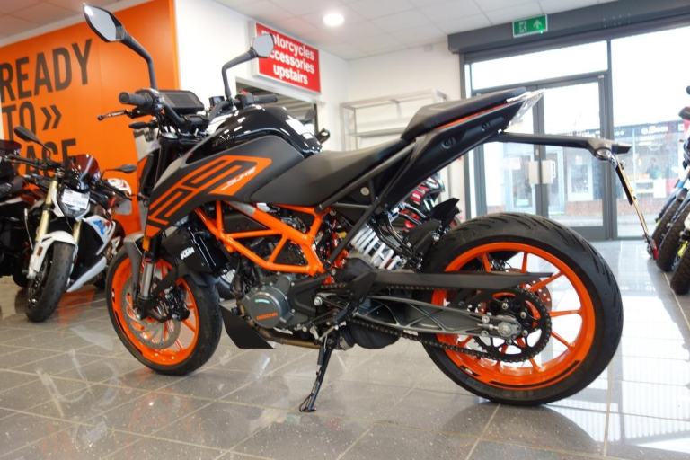 KTM 125 Duke (22 MY)