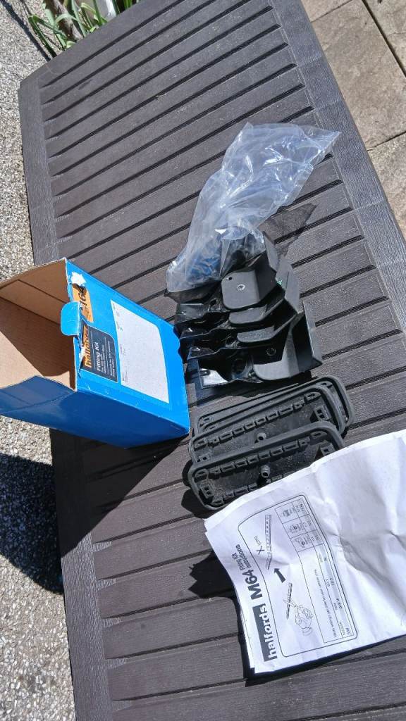 Halfords Roof Bars fitting kit for VW Golf and Nissan Note 