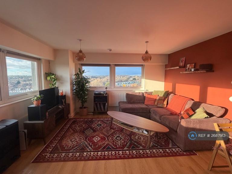 1 bedroom flat in Beacon Tower, Bristol, BS16 (1 bed) (#2687913)