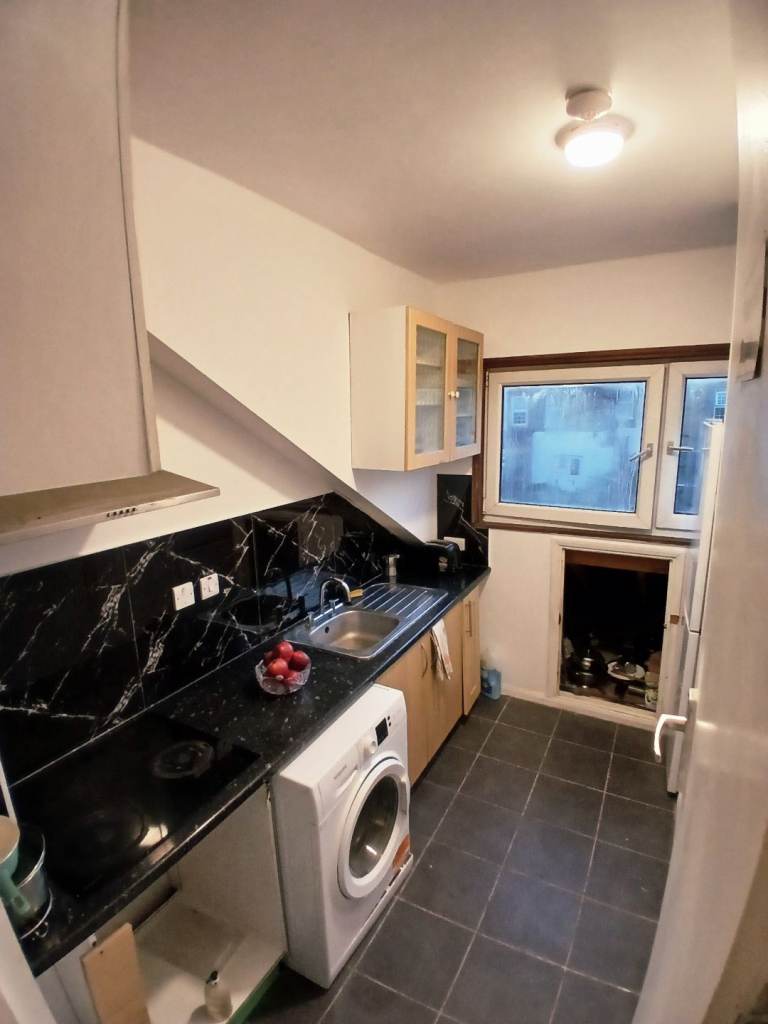 Comfortable loft double room available 