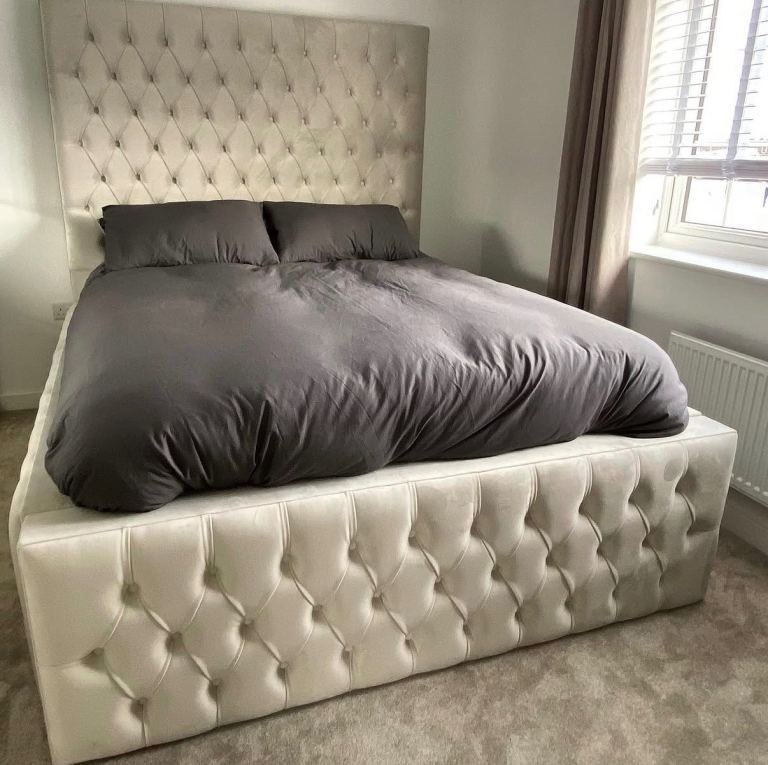King size bed 