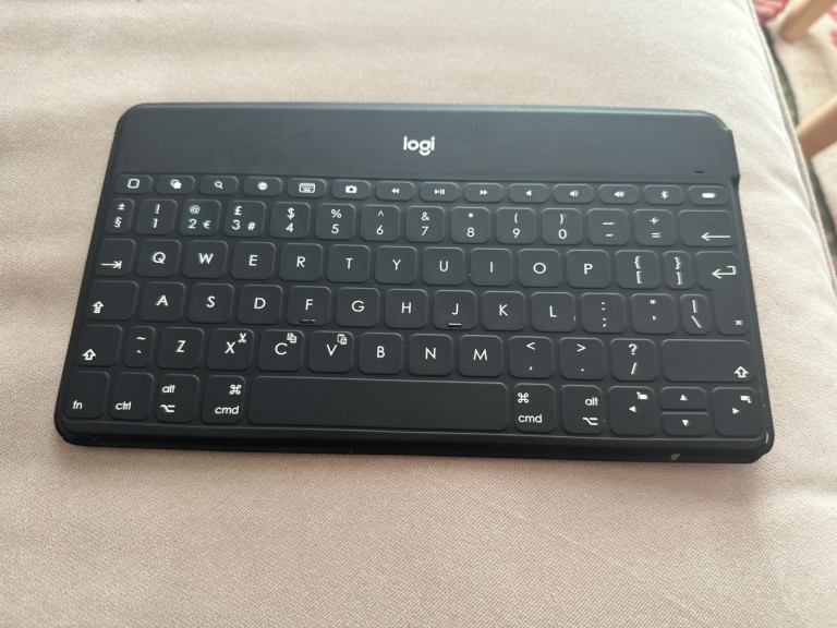 Logitech wireless Bluetooth keyboard for tablet or phone 