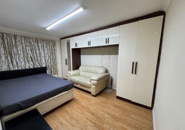 Double room for rent