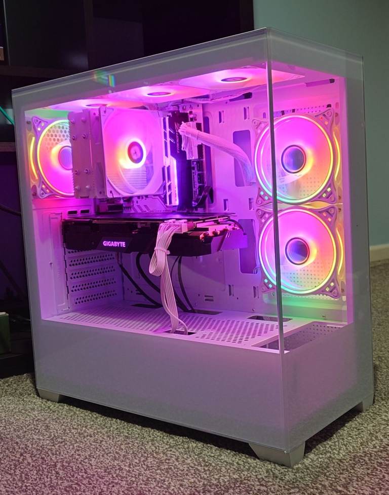 White Custom Gaming PC | RTX 2070 S 8GB | Ryzen 7 2700x | 16GB RAM | 512GB NVME SSD | Win 11 Pro