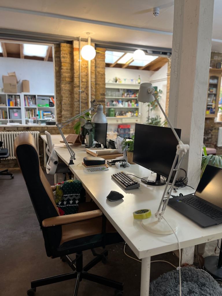Desk Spaces in Dalston - 1 MONTH FREE - 2 month rolling contract £250pcm