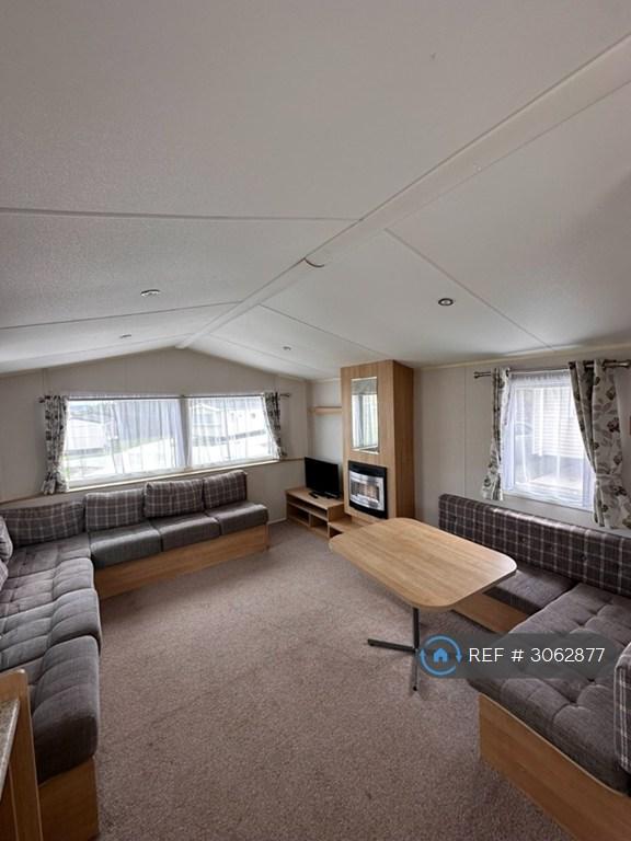 2 bedroom house in Weeping Willows, Cranleigh, GU6 (2 bed) (#3062877)