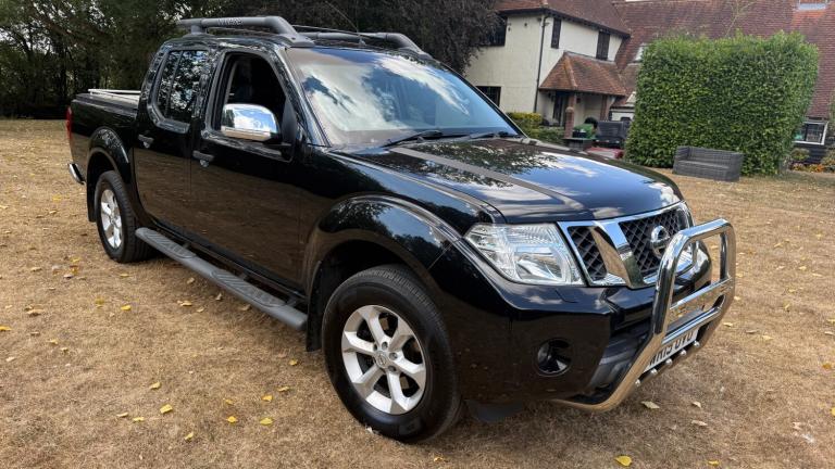 2015 Nissan Navara Double Cab Pick Up Tekna 2.5dCi 190 4WD PICK UP Diesel Manual